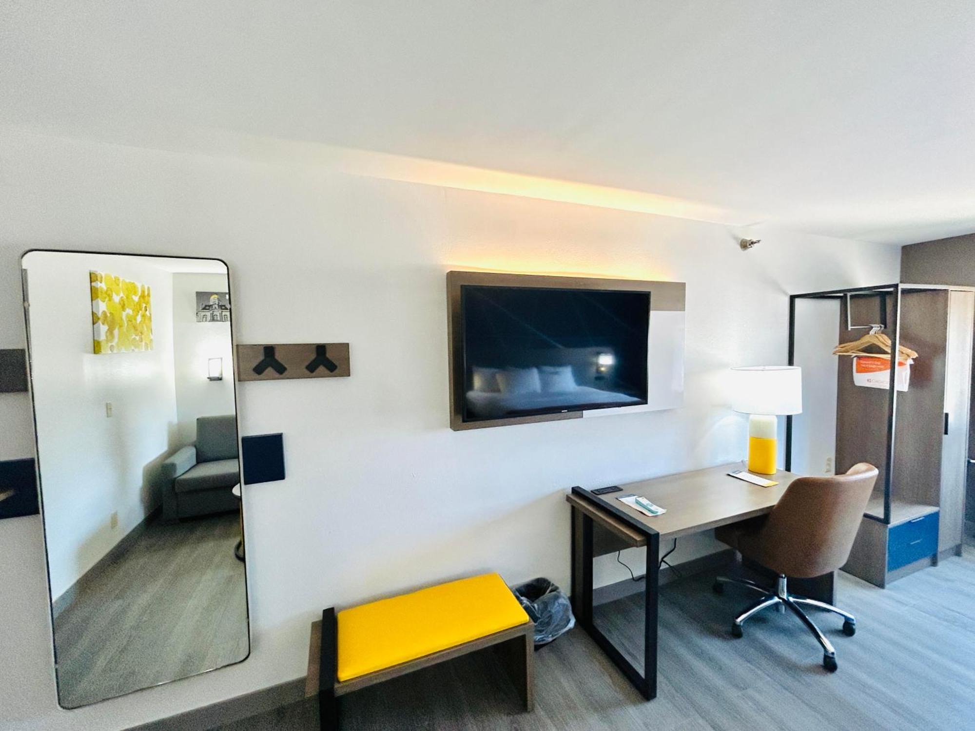 Comfort Suites Terre Haute University Area Εξωτερικό φωτογραφία