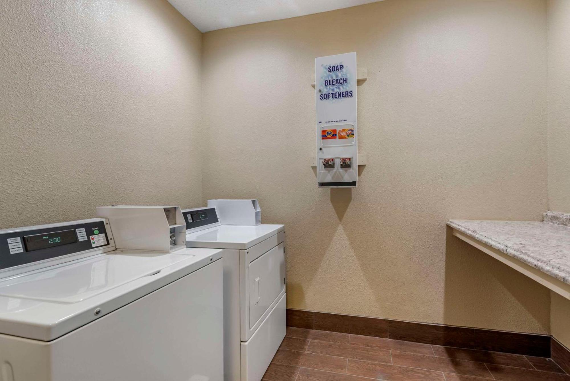 Comfort Suites Terre Haute University Area Εξωτερικό φωτογραφία
