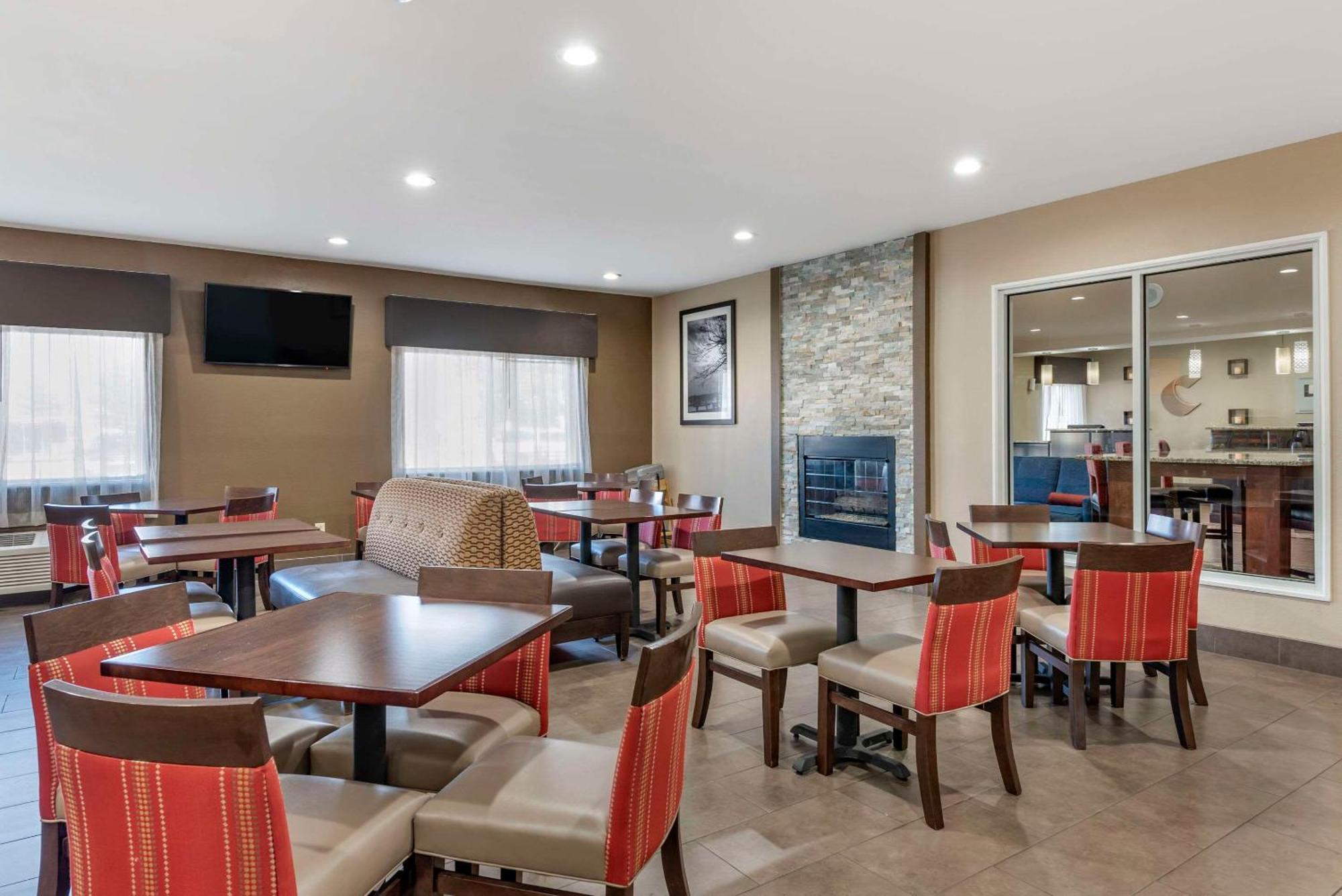 Comfort Suites Terre Haute University Area Εξωτερικό φωτογραφία
