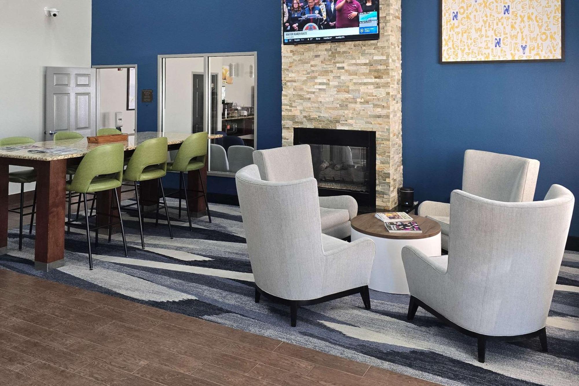 Comfort Suites Terre Haute University Area Εξωτερικό φωτογραφία