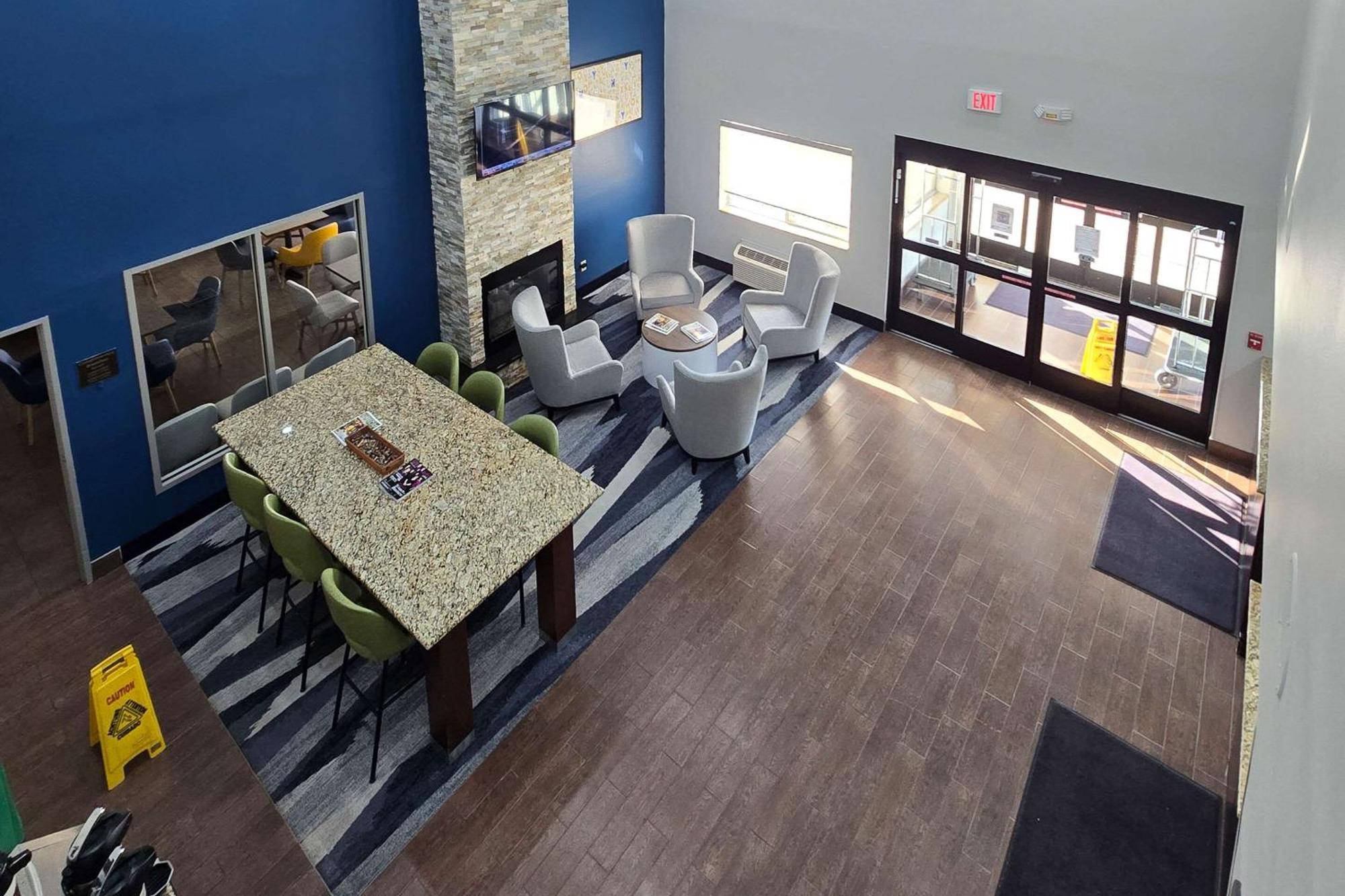 Comfort Suites Terre Haute University Area Εξωτερικό φωτογραφία