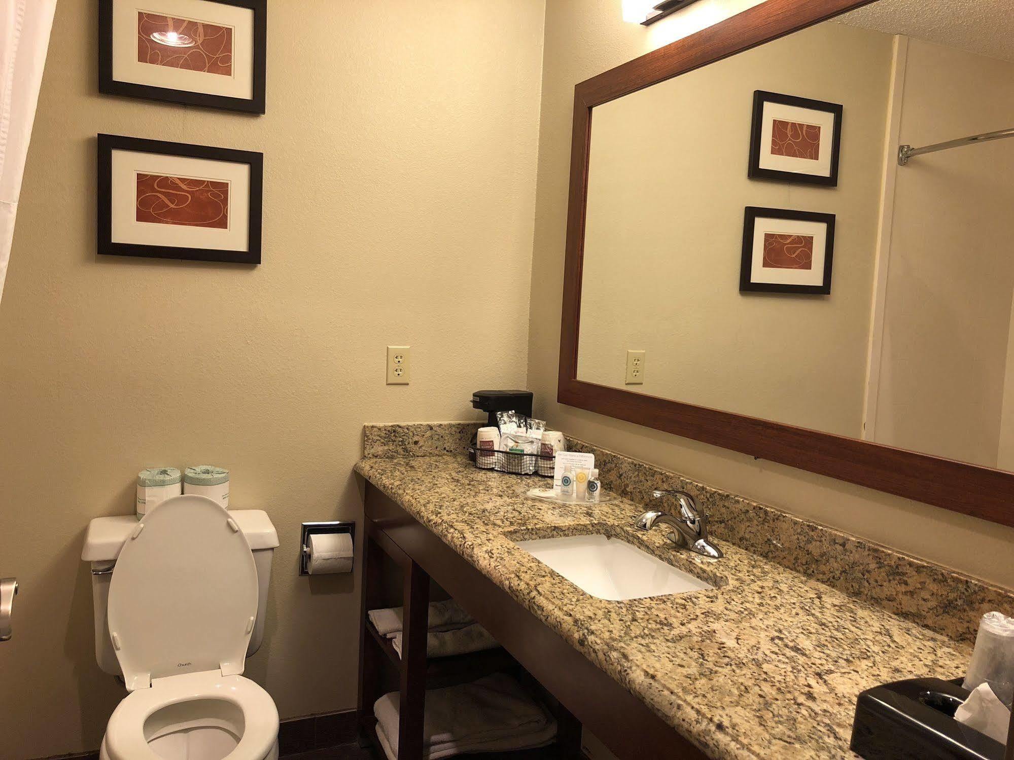 Comfort Suites Terre Haute University Area Εξωτερικό φωτογραφία